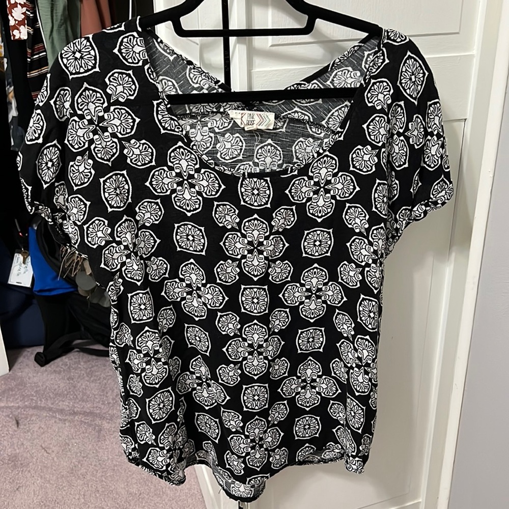 Black/white print blouse